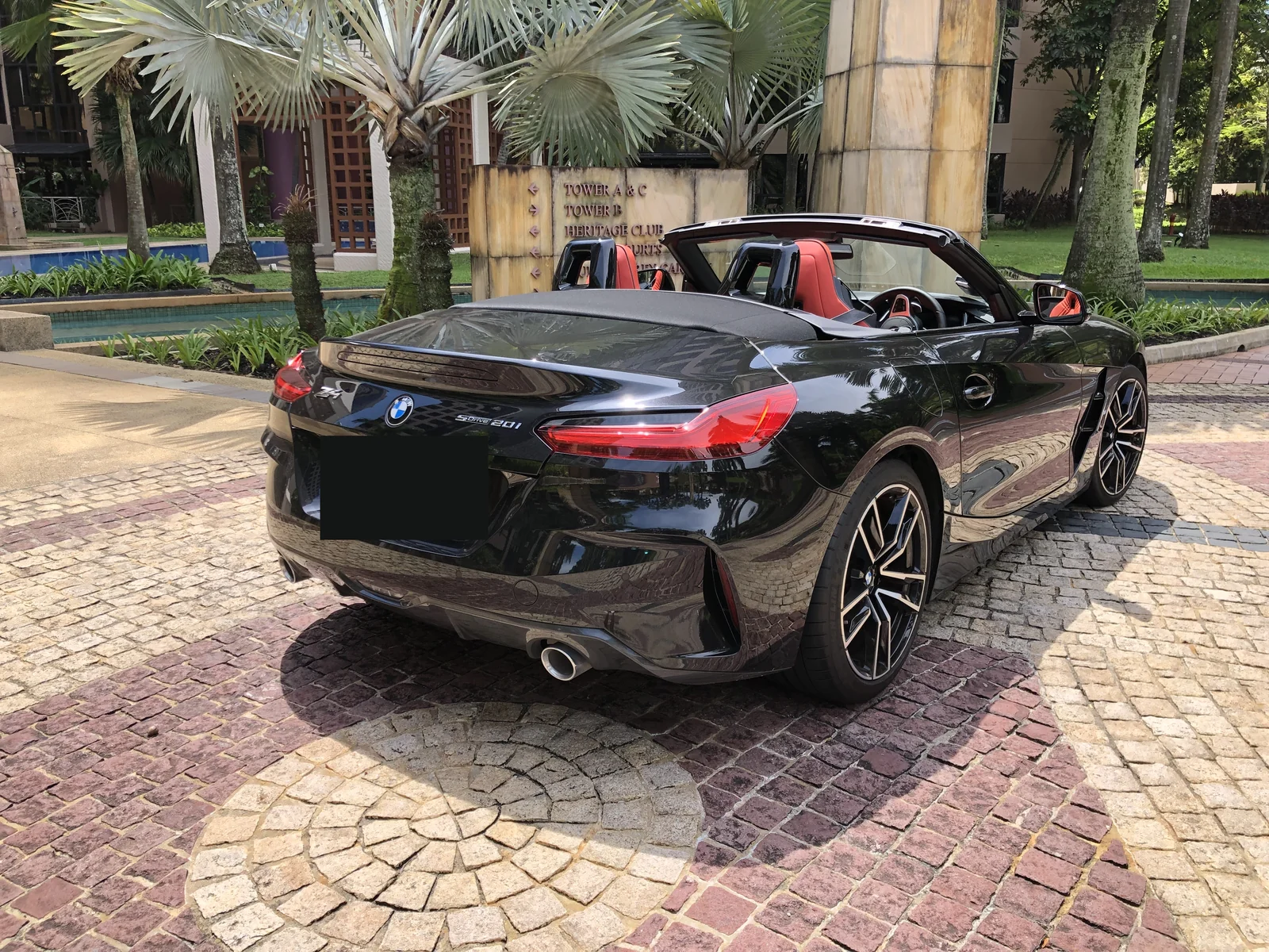 BMW Z4 sDrive20i · black from Kevin’s own photo album